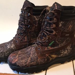 Size 10 Itasca Thinsulate Waterproof Camo Boots